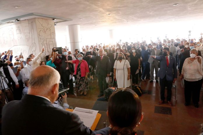 Boletn 002 Foto-Toma Protesta Gabinete 3